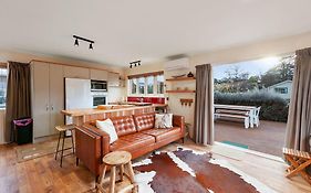 The Purple House - Ohakune Home With Spa Pool